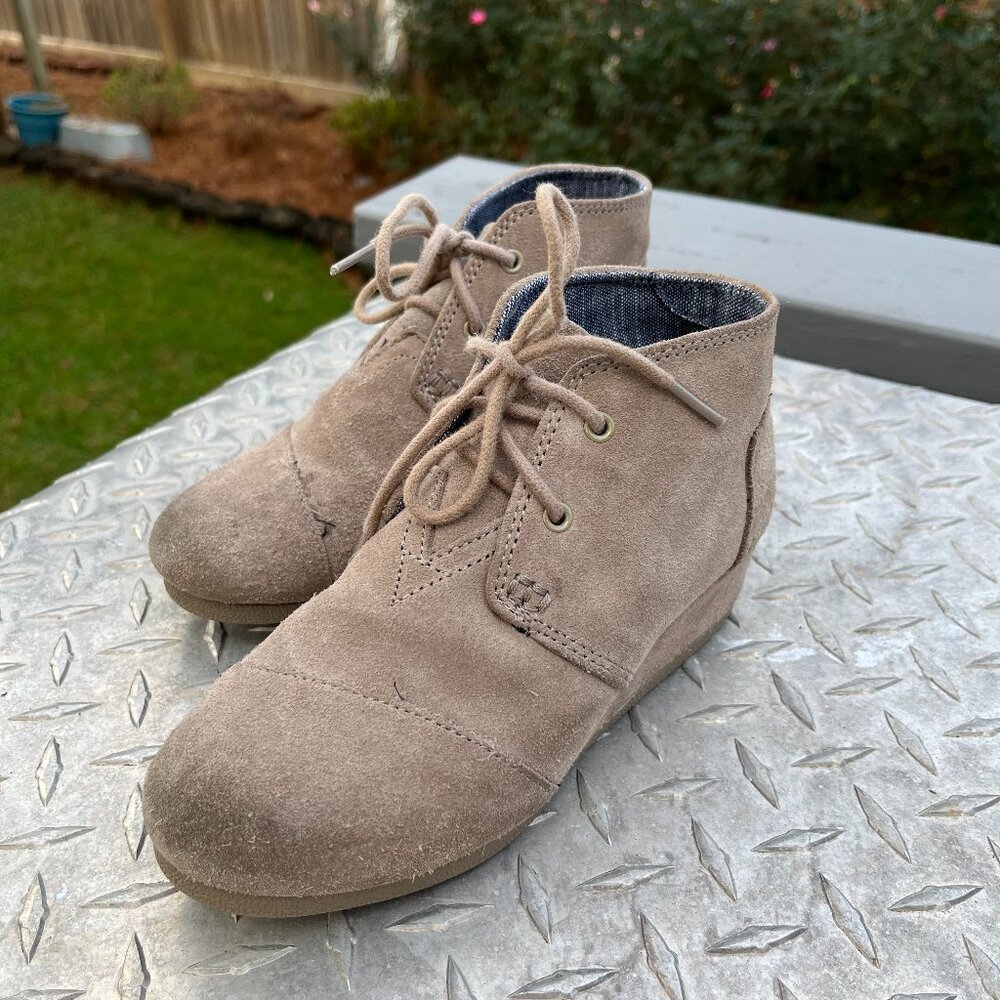 Tom's wedge booties